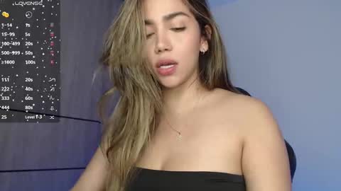 Snapshot of emma_aaa chatting on 25, 1, 2025 Rocio online show from 25, 1, 2025