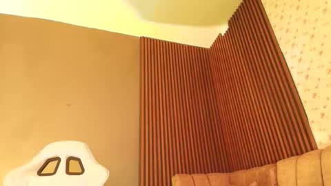 emma_and_aysha online show from 9, 3, 2026