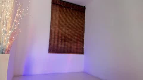 Emma online show from 4, 12, 2024