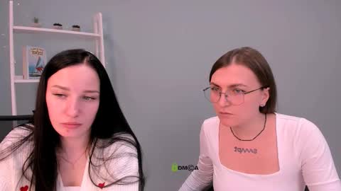 emma_blooom online show from 18, 11, 2025