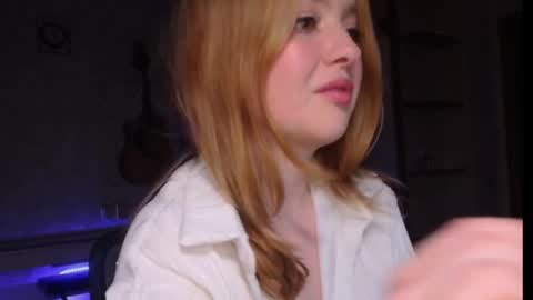 Snapshot of emma_blush69 chatting on 20, 5, 2026 Emma and July online show from 20, 5, 2026