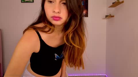 Snapshot of emma_hg1 chatting on 24, 2, 2025 the girl of your dreams online show from 24, 2, 2025