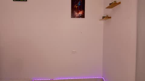 Snapshot of emma_hg1 chatting on 28, 2, 2025 the girl of your dreams online show from 28, 2, 2025