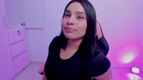 Snapshot of emma_hillton chatting on 15, 7, 2026 Emma online show from 15, 7, 2026