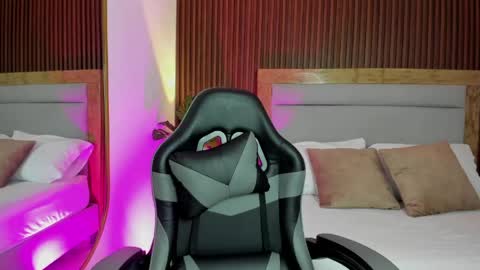 E M M A online show from 5, 5, 2026