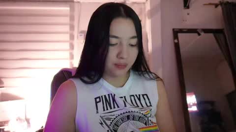 Snapshot of emma_johnson_ chatting on 13, 12, 2024 emma_johnson_ online show from 13, 12, 2024