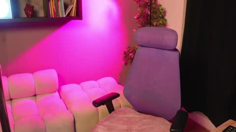 Snapshot of emma_lirys chatting on 23, 6, 2026 Emma online show from 23, 6, 2026