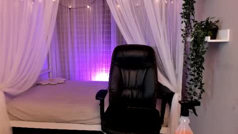 Snapshot of emma_lirys chatting on 11, 7, 2026 Emma online show from 11, 7, 2026