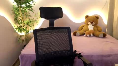 Snapshot of emma_lirys chatting on 15, 7, 2026 Emma online show from 15, 7, 2026