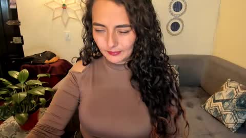 Snapshot of emma_luxy chatting on 18, 2, 2025 emma luxy online show from 18, 2, 2025