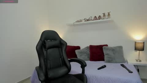 Emma  online show from 14, 11, 2025