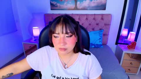 Emma Monserratt online show from 21, 11, 2025