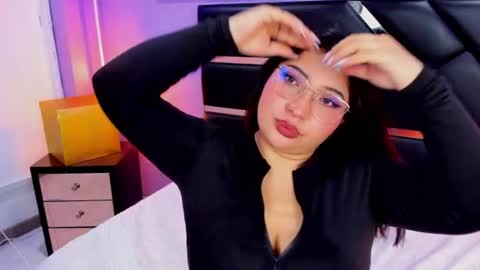 Emma Monserratt online show from 9, 7, 2026