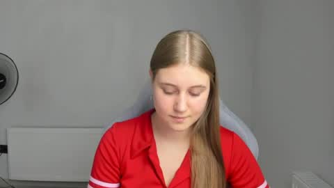 Snapshot of emma_sweettyy chatting on 21, 7, 2026 Emma online show from 21, 7, 2026
