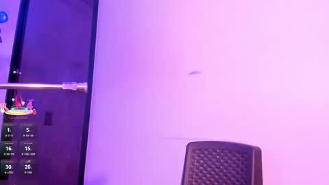 Snapshot of emma_walton_ chatting on 13, 5, 2026 online show from 13, 5, 2026