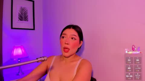 Snapshot of emma_walton_ chatting on 7, 6, 2026 online show from 7, 6, 2026