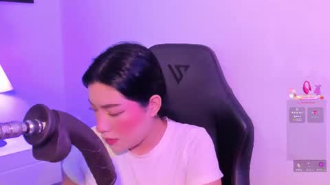 Snapshot of emma_walton_ chatting on 17, 6, 2026 online show from 17, 6, 2026