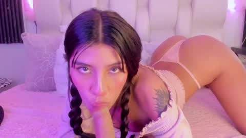 emmaa00_ online show from 29, 4, 2026