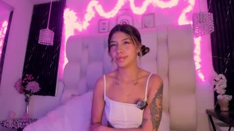 emmaa00_ online show from 7, 5, 2026
