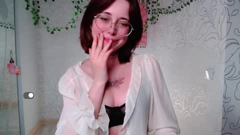 Snapshot of emmae__ chatting on 23, 12, 2024 Emma online show from 23, 12, 2024