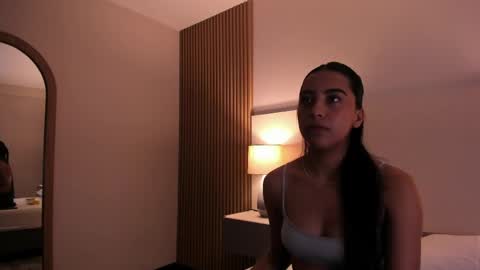 emmaespencer  online show from 29, 4, 2026