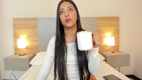 emmaespencer  online show from 24, 6, 2026