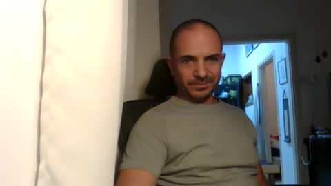 Snapshot of emmagold123 chatting on 19, 11, 2025 Ariel online show from 19, 11, 2025