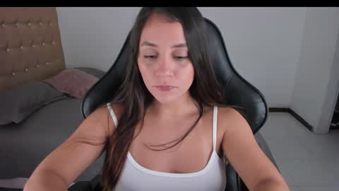 Snapshot of emmagrace99 chatting on 13, 12, 2024 Jennifer online show from 13, 12, 2024