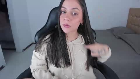 Snapshot of emmagrace99 chatting on 10, 10, 2025 Jennifer online show from 10, 10, 2025