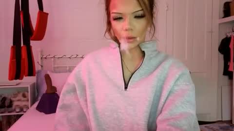 Snapshot of emmagray01 chatting on 12, 1, 2025 emmagray01 online show from 12, 1, 2025