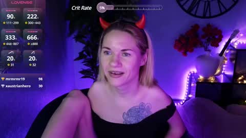 Snapshot of emmalarkins chatting on 10, 12, 2024 Emma online show from 10, 12, 2024