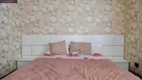 Snapshot of emmalendyson chatting on 14, 11, 2025 emmalendyson online show from 14, 11, 2025