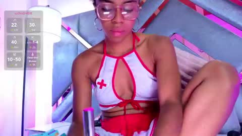 emmalove01 online show from 27, 7, 2026