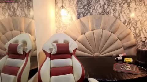 Snapshot of emmamiller__ chatting on 18, 3, 2026 online show from 18, 3, 2026