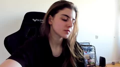 Emma online show from 7, 10, 2025