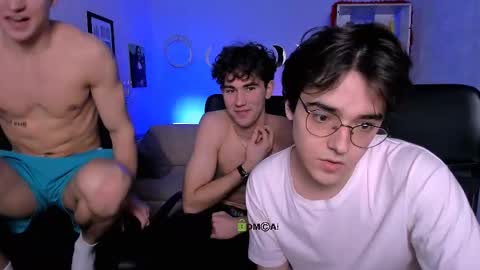 Snapshot of emmanuel_shine chatting on 3, 3, 2026 Emmi online show from 3, 3, 2026