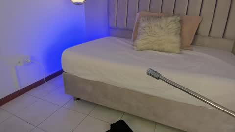 Snapshot of emmarousell chatting on 10, 10, 2025 Emily online show from 10, 10, 2025