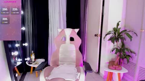 Emma Russell online show from 20, 11, 2025