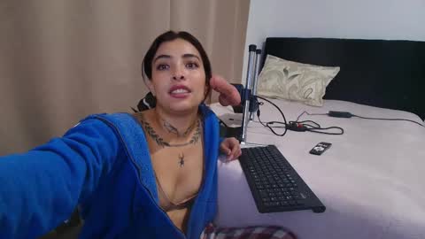 Snapshot of emmi_11 chatting on 16, 1, 2026 emmi_11 online show from 16, 1, 2026