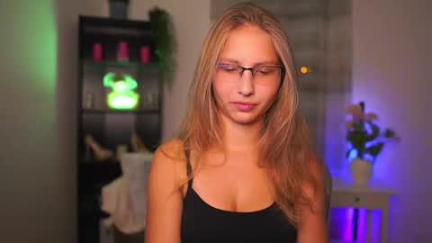 Emmie online show from 3, 10, 2025