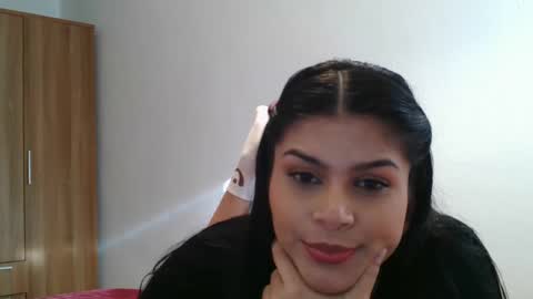Snapshot of emmie_xxx chatting on 5, 12, 2024 emmie online show from 5, 12, 2024
