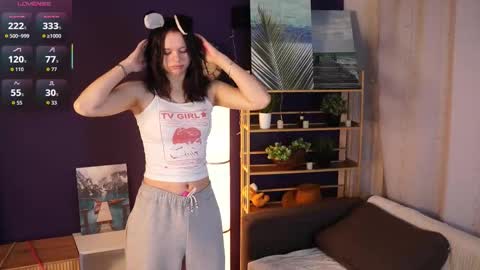 Snapshot of emmiecrellin chatting on 4, 3, 2026 Emily online show from 4, 3, 2026