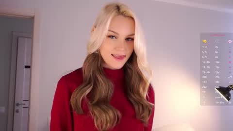 Snapshot of emmiemurray chatting on 13, 9, 2025 Aurora online show from 13, 9, 2025