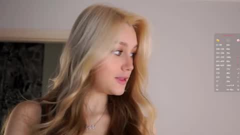 Snapshot of emmiemurray chatting on 10, 10, 2025 Aurora online show from 10, 10, 2025