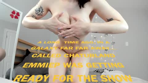 Snapshot of emmiep chatting on 26, 10, 2025 emmiep online show from 26, 10, 2025