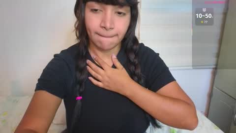 Snapshot of emmily2001 chatting on 7, 11, 2025 Emmily online show from 7, 11, 2025