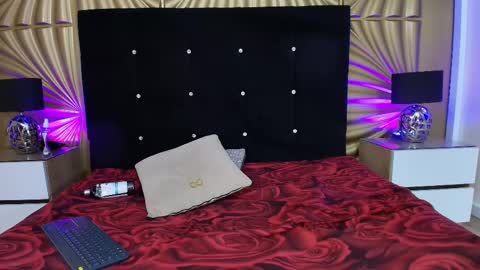 Emmily keller online show from 8, 11, 2025