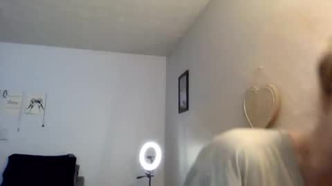 Snapshot of emmwarr1514 chatting on 17, 1, 2026 emmwarr1514 online show from 17, 1, 2026