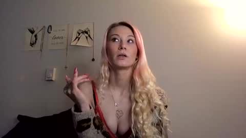 Snapshot of emmwarr1514 chatting on 2, 2, 2026 emmwarr1514 online show from 2, 2, 2026