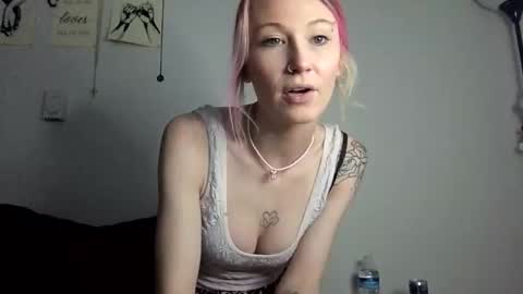 Snapshot of emmwarr1514 chatting on 3, 3, 2026 emmwarr1514 online show from 3, 3, 2026